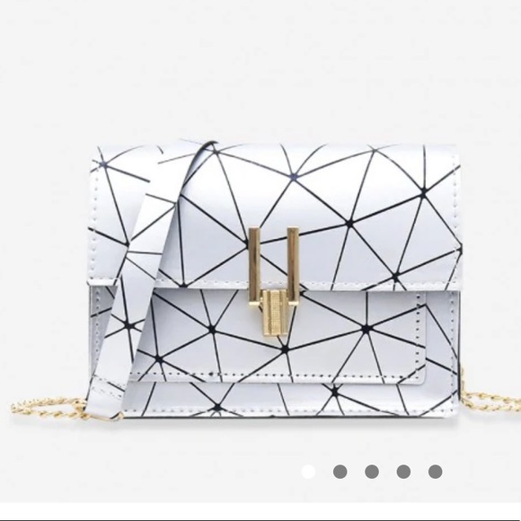 Cute small purse!! Silver and gold chain love it - Picture 2 of 3